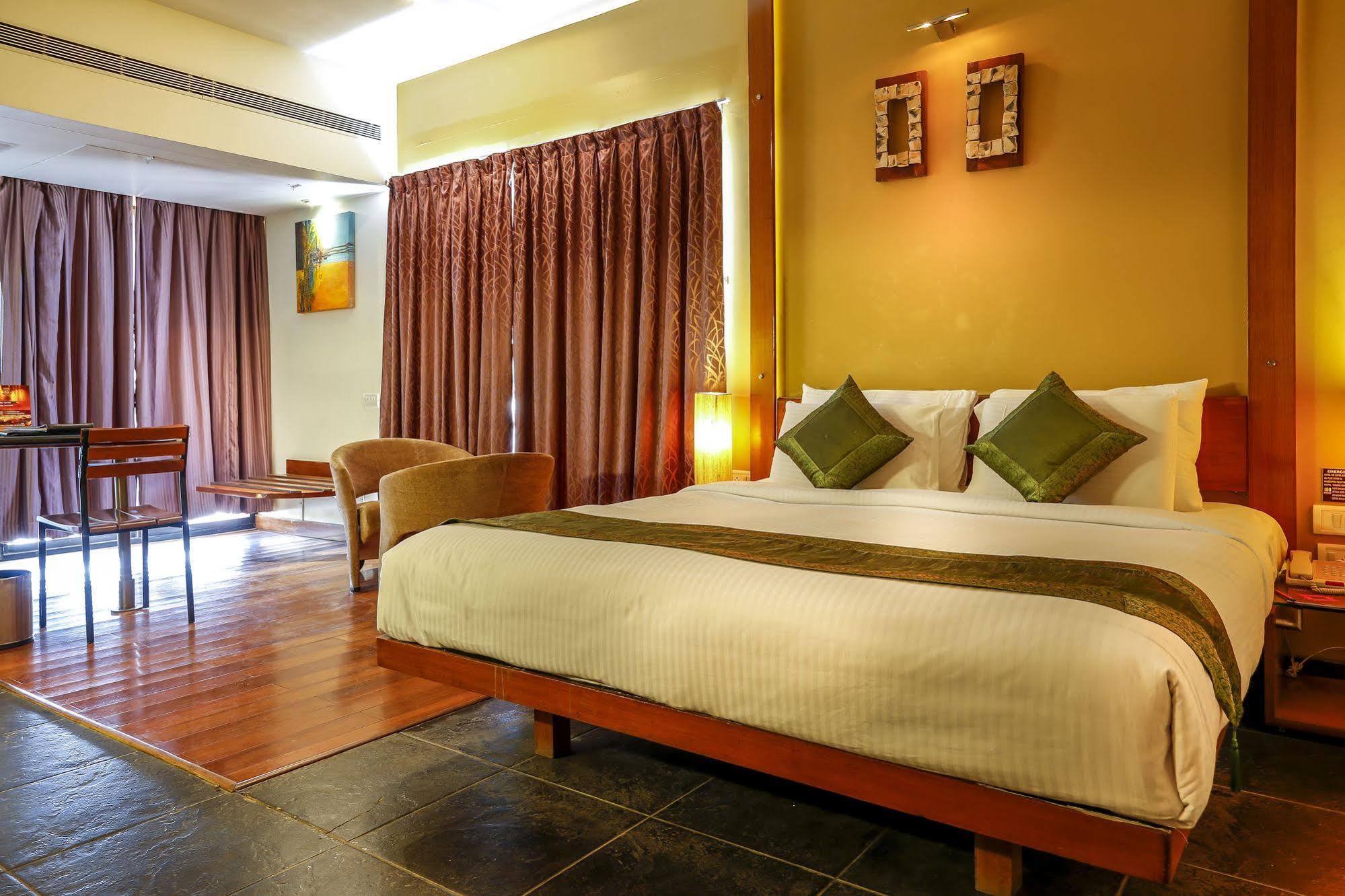 Capital O 16165 Cartier Hotel บังกาลอร์ ภายนอก รูปภาพ