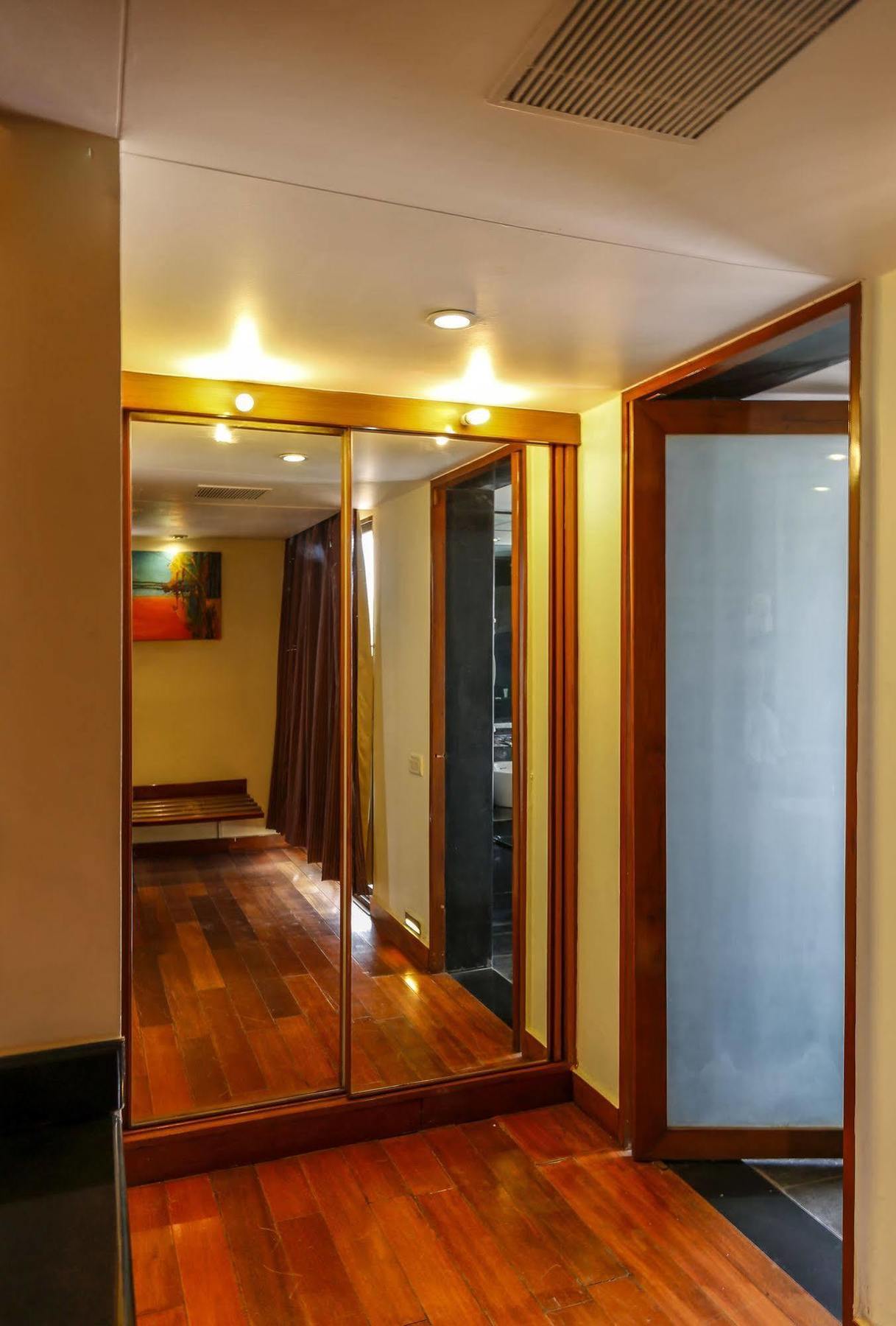 Capital O 16165 Cartier Hotel บังกาลอร์ ภายนอก รูปภาพ